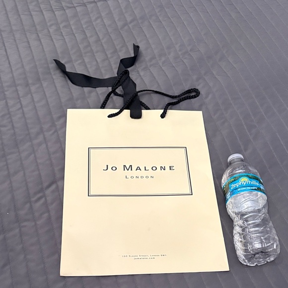 Jo Malone Handbags - Jo Malone Cream and Black Gift Bag